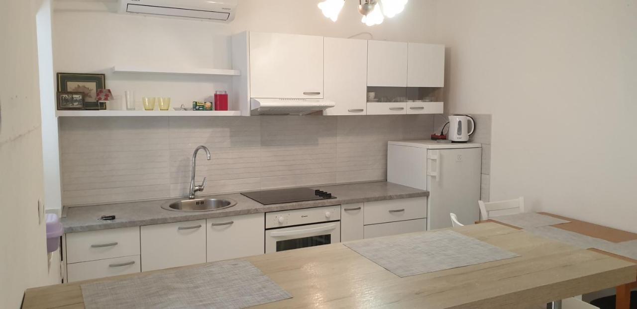 Ulica Dvori Narca 12 Apartment 4+2 Per. Baška Exteriér fotografie